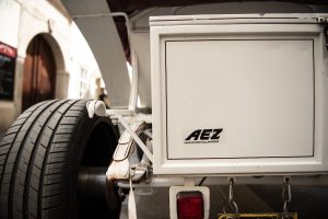 AEZ Hotrod-Fiaker Wiener Originale Kutsche mit Leichtmetallfelgen Tokio 23 Zoll Gewinnspiel