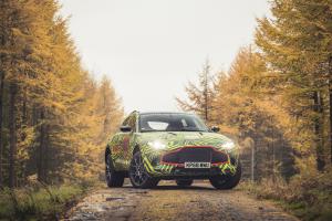 Aston Martin DBX 2019 Neuheit SUV Prototyp Erlkönig Testfahrt