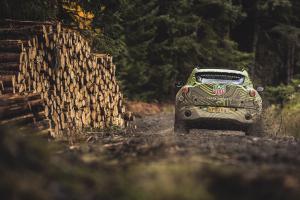 Aston Martin DBX 2019 Neuheit SUV Prototyp Erlkönig Testfahrt