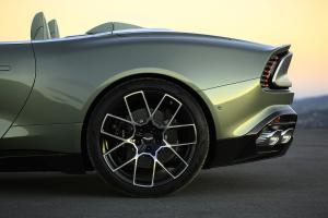 Aston Martin Vanquish Volante Sportwagen Cabriolet Neuheit