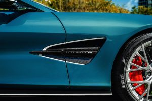 Aston Martin Vanquish Volante Wave Edition Unikat Einzelstück Naples Florida Auktion Versteigerung Biturbo V12 Sportwagen Gran Turismo