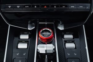 Aston Martin Vanquish Volante Wave Edition Unikat Einzelstück Naples Florida Auktion Versteigerung Biturbo V12 Sportwagen Gran Turismo