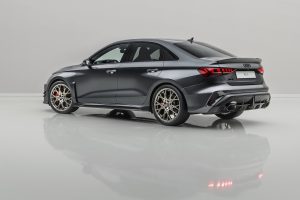 Audi RS 3 competition limited Limousine limitiertes Sondermodell Neuheit 50 Jahre Fünfzylinder Carbon-Karosserieteile Felgen Fahrwerk Innenraum-Veredelung