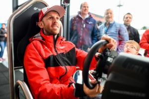 Audi #RaceHome Initiative Mike Rockenfeller eSports simRacing PlayStation 4 e-tron Vision Gran Turismo