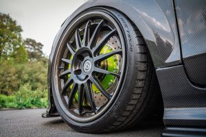 Audi TTS England Tuning Leistungssteigerung Abgasanlage Airride Luftfahrwerk Felgen Bremsen Carbon-Karosserie Innenraum-Veredelung Multimedia-Upgrade