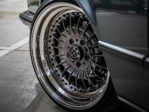 BMW E24 635 CSi Coupé Tuning Abgasanlage Fahrwerk Felgen Innenraum-Veredelung Belgien