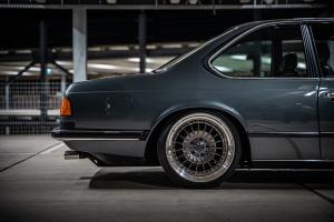 BMW E24 635 CSi Coupé Tuning Abgasanlage Fahrwerk Felgen Innenraum-Veredelung Belgien