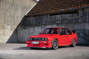 BMW E30 M3 Replika Tracktool Tuning Carbon Karosserieteile S54 Leistungssteigerung Gewindefahrwerk Felgen Bremsanlage Innenraum