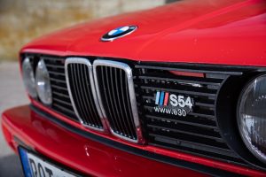 BMW E30 M3 Replika Tracktool Tuning Carbon Karosserieteile S54 Leistungssteigerung Gewindefahrwerk Felgen Bremsanlage Innenraum