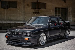 BMW E30 M3 Replika Tuning Karosserie-Umbau V8 Motor-Upgrade Felgen Fahrwerk Bremsen Innenausstattung