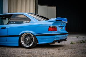 BMW E36 320i Coupé Tuning Bodykit Airride Luftfahrwerk Felgen Bremsanlage Innenraum-Veredelung Belgien