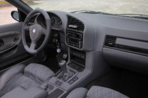 BMW E36 323i Cabriolet Bulgarien Tuning Felgen Tieferlegung Karosserie-Anbauteile Innenraum