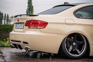 BMW E92 320i Tuning Bodykit Umbau Karosserieteile Airride Luftfahrwerk Felgen Bremsen Innenraum-Veredelung