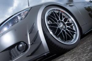 BMW E92 325d Tuning Bodykit Felgen Fahrwerk Tieferlegung Abgasanlage Innenraum-Veredelung Soundanlage