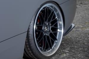 BMW E92 325d Tuning Bodykit Felgen Fahrwerk Tieferlegung Abgasanlage Innenraum-Veredelung Soundanlage