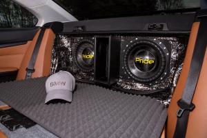 BMW E92 325d Tuning Bodykit Felgen Fahrwerk Tieferlegung Abgasanlage Innenraum-Veredelung Soundanlage