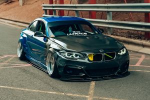 BMW F22 220i Coupé Tuning Großbritannien Widebody Karosseriekit Motor Leistungssteigerung Airride Luftfahrwerk Felgen Bremsen Innenraum-Veredelung