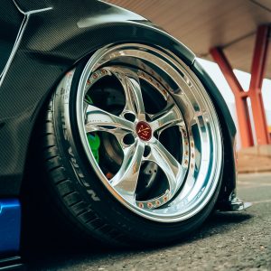 BMW F22 220i Coupé Tuning Großbritannien Widebody Karosseriekit Motor Leistungssteigerung Airride Luftfahrwerk Felgen Bremsen Innenraum-Veredelung
