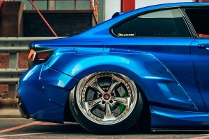 BMW F22 220i Coupé Tuning Großbritannien Widebody Karosseriekit Motor Leistungssteigerung Airride Luftfahrwerk Felgen Bremsen Innenraum-Veredelung