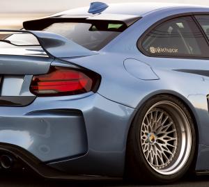 BMW F87 M2 Coupé Tuning Leistungssteigerung Widebody Karosseriekit Felgen Airride Luftfahrwerk Innenraum-Veredelung Carbon Topmodell