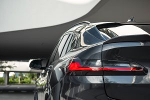 BMW G02 X4 M40i SUV Coupé Tuning Extreme Customs Felgen Fahrwerk Bodykit Carbon Leistungssteigerung Lenkrad