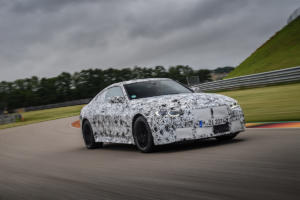 BMW M4 G82 Neuheit Teaser Prototyp Erprobungsfahrt Rennstrecke Topmodell Sportcoupé