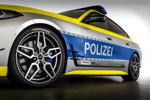 BMW i4 by AC Schnitzer Polizei Kampagnenauto TUNE IT! SAFE! Elektroauto