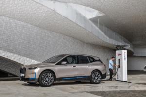 BMW iX Elektroauto Crossover SUV Neuheit Vorstellung