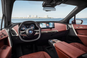 BMW iX Elektroauto Crossover SUV Neuheit Vorstellung Sportpaket