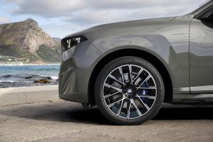 BMW-iX5-60-xDrive-vollelektrisch-G65-Neuheit-SUV-05