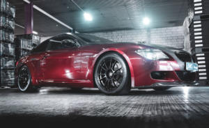 JMS Fahrzeugteile GmbH:Tiefer BMW M6 E63 mit 19-Zöllern und Supersprint-Abgasanlage