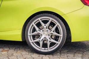 Barracuda Racing Wheels BMW F22 220i Coupé Zimtzxcke Tuning Felgen Fahrwerk Folierung Abgasanlage Karosserieteile