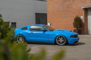 Barracuda Racing Wheels Ford Mustang GT S197 Felgen Räder Inferno Airride Luftfahrwerk Tieferlegung Bodykit