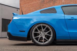 Barracuda Racing Wheels Ford Mustang GT S197 Felgen Räder Inferno Airride Luftfahrwerk Tieferlegung Bodykit