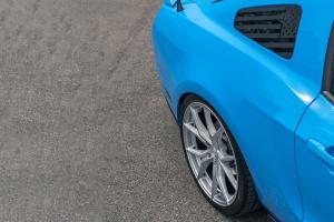 Barracuda Racing Wheels Ford Mustang GT S197 Felgen Räder Inferno Airride Luftfahrwerk Tieferlegung Bodykit