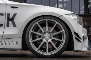 Barracuda Racing Wheels Project 2.0 Ultralight Series BMW 135i Coupé E82 Felgen Bodykit Folierung Tieferlegung Abgasanlage