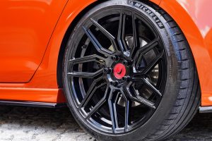 Barracuda Racing Wheels Ultralight Series VW Golf 7 R Tuning Felgen Dragoon Tieferlegung Folierung Karosserieteile Abgasanlage MB Custom Hot Hatch Topmodell