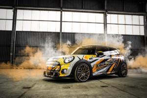 Elektro-MINI im JCW-Outfit: Dragoon-Felgen am OCTANEFACTORY-Cooper SE