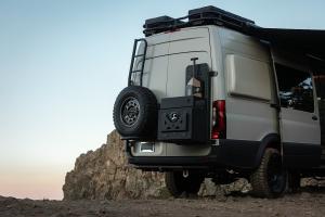 Benchmark DESO Mercedes-Benz Sprinter AWD Offroad-Camper USA
