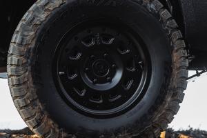 Benchmark DESO Mercedes-Benz Sprinter AWD Offroad-Camper USA