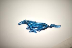 Benzinkopf Künstler Fotografie Inszenierung Epoxidharz Rahmen Wiener Neustadt Österreich Art of Vehicles Atelier