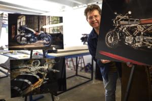 Benzinkopf Künstler Fotografie Inszenierung Epoxidharz Rahmen Wiener Neustadt Österreich Art of Vehicles Atelier