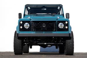 Blackbridge Motors Defender 110 Mark IV Jeep Wrangler-Chassis GM-Technik LS3-V8 Fahrwerks-Upgrades Felgen LED-Beleuchtung Innenraum-Veredelung