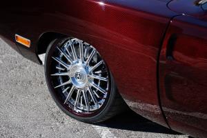 Blazin Rodz 1970 Dodge Charger Sangria HEMI Crate Engine Felgen Fahrwerk Bremsen Carbon Karosserie Innenraum USA Muscle Car Restomod