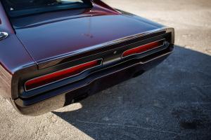 Blazin Rodz 1970 Dodge Charger Sangria HEMI Crate Engine Felgen Fahrwerk Bremsen Carbon Karosserie Innenraum USA Muscle Car Restomod