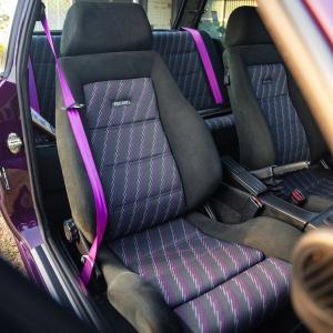 CAtuned BMW E30 332i Tuning Karosserie Bodykit Motor-Upgrade Airride Luftfahrwerk Felgen Bremsanlage Innenraum-Veredelung Soundsystem USA Kalifornien