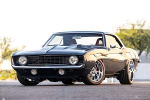 Chevrolet Camaro Coupé 1969 Restomod Tuning Custom LS3-V8 Getriebe Chassis Fahrwerk Tieferlegung Bremsen Felgen Innenausstattung USA Muscle Car Oldtimer Klassiker Auktion Bring a Trailer