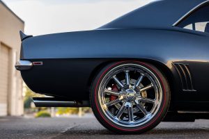 Chevrolet Camaro Coupé 1969 Restomod Tuning Custom LS3-V8 Getriebe Chassis Fahrwerk Tieferlegung Bremsen Felgen Innenausstattung USA Muscle Car Oldtimer Klassiker Auktion Bring a Trailer