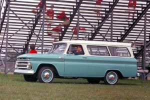 Chevrolet Suburban Jubiläum 85 Jahre US-Car SUV 1965