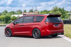 Chrysler VANkulture Pacifica Concept Minivan Tuning Bodykit Felgen Folierung Fahrwerk Bremsen Abgasanlage USA Roadkill Nights